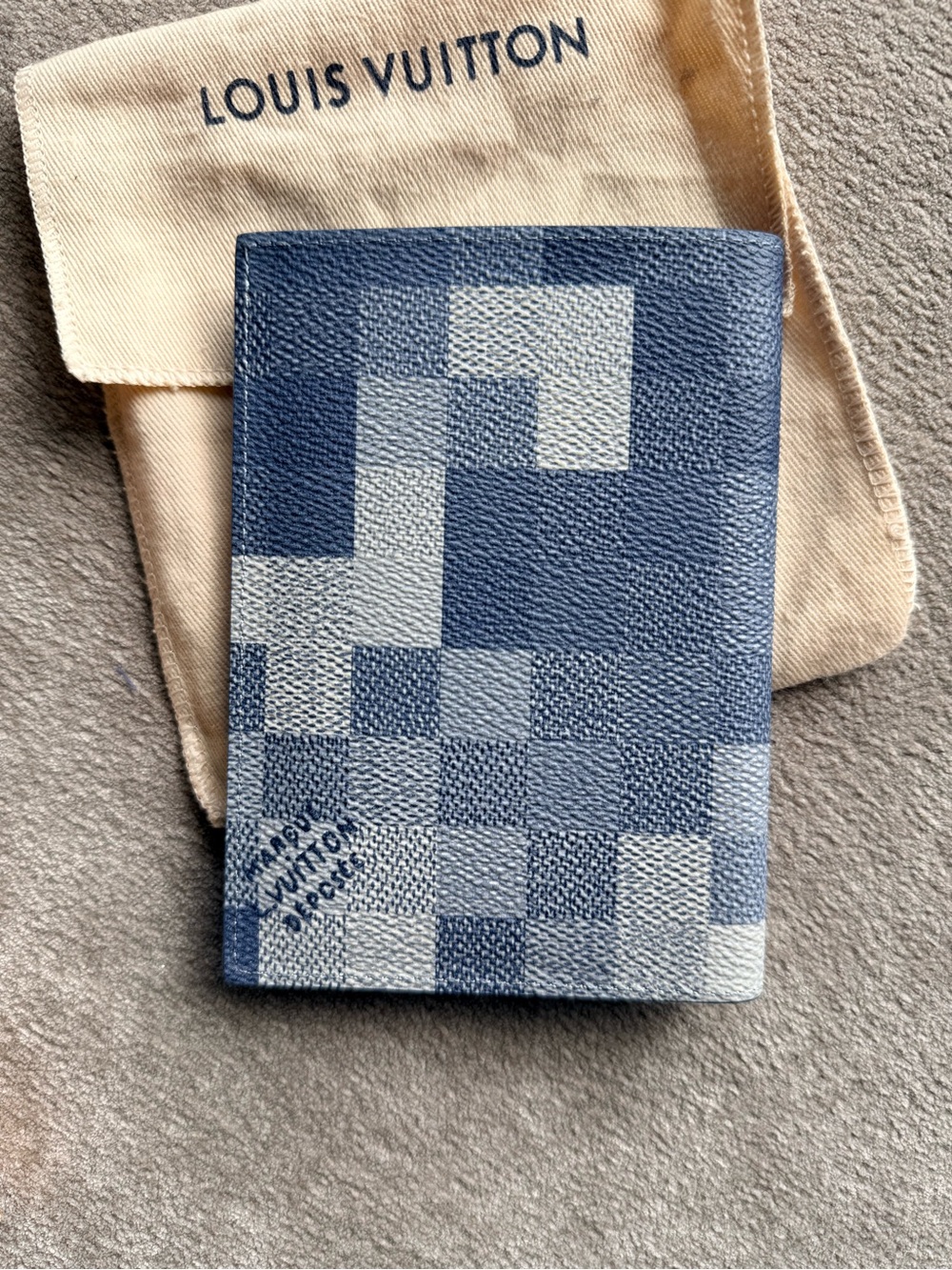 Louis Vuitton Indigo Blue Damier Graphite Passport Cover Authentic - Picture 3 of 11